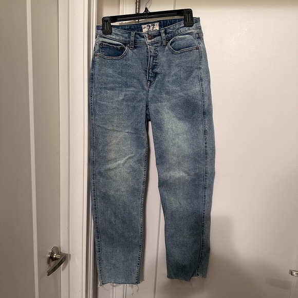 We The Free Curvy High Rise Light Wash Vintage Straight Ankle jeans size 27 - Picture 6 of 10